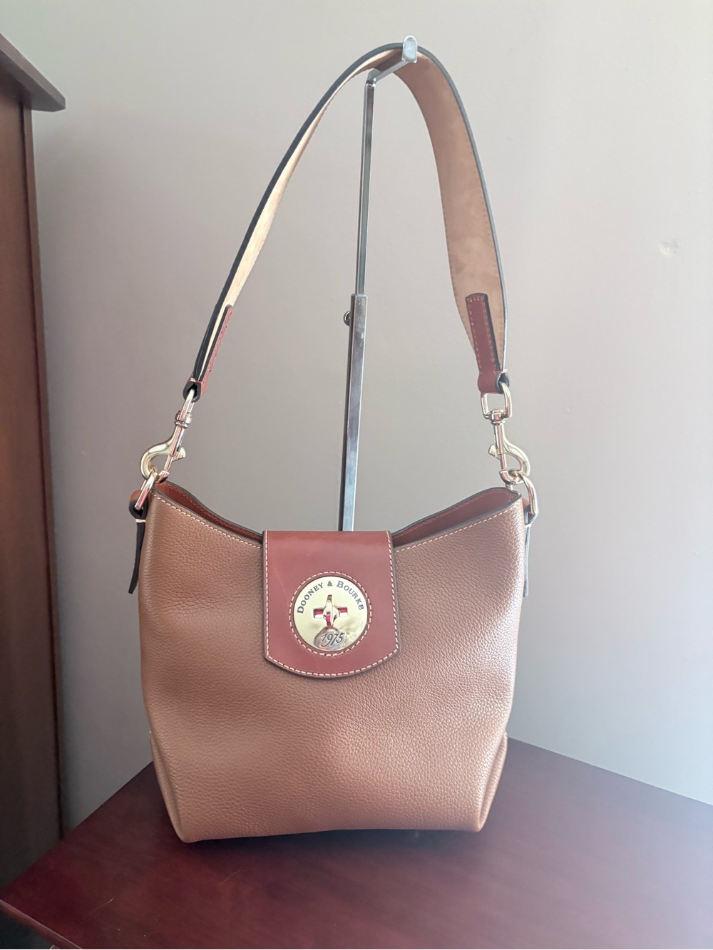 Dooney & Bourke Pebbled Leather Turnlock SAC 22 Shoulder Bag - EUC